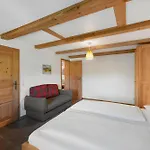 Zweilindenhof 3*