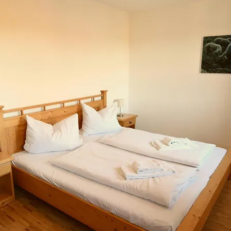 Zweilindenhof Guest house