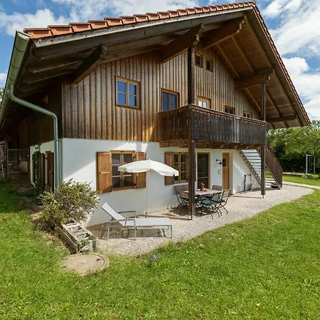 Zweilindenhof 3*
