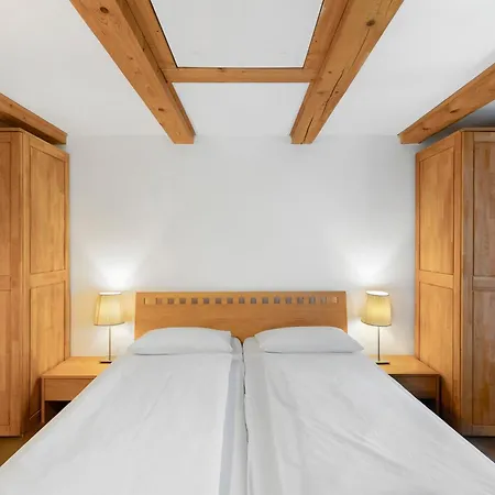 Zweilindenhof 3*