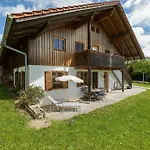 Zweilindenhof 3*