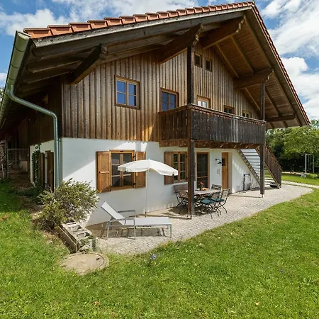 Zweilindenhof 3*