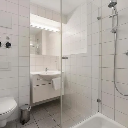 Zweilindenhof 3*