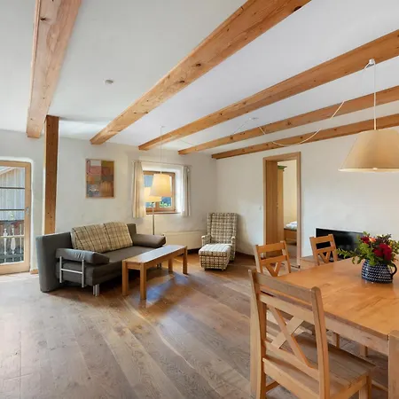 Zweilindenhof 3*