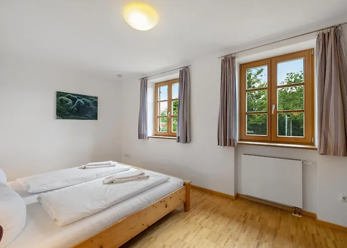 Zweilindenhof 3*